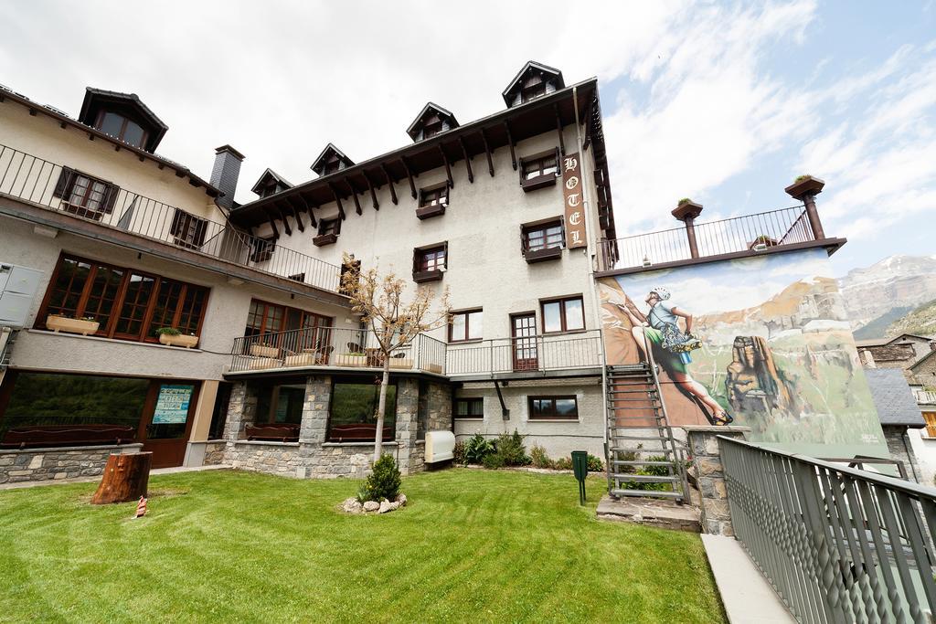 Hotel Villa De Torla Exterior foto